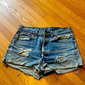Well loved levis shorts
